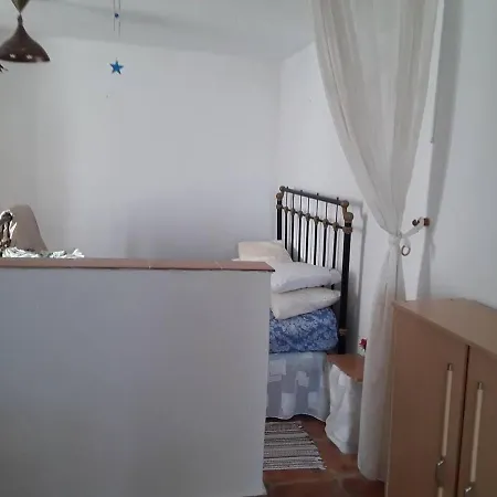 2-bed - Sleeps 3 - Parking - Near Apartament