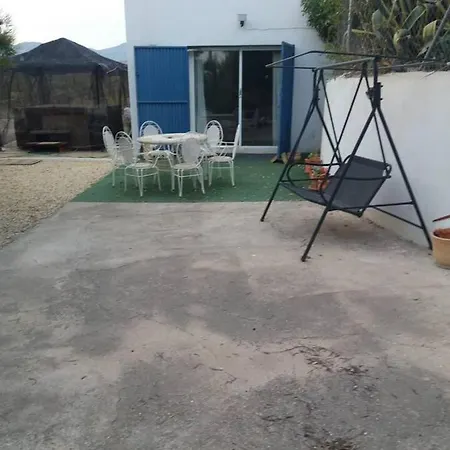 Apartament 2-bed - Sleeps 3 - Parking - Near
